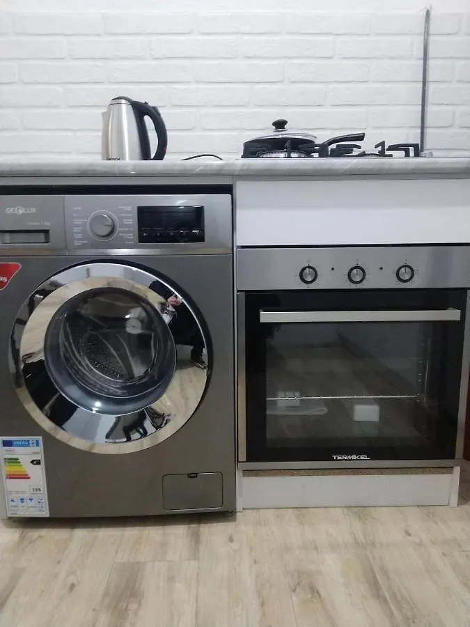 4 Chocolate Apartments In Old Tbilisi 0*,