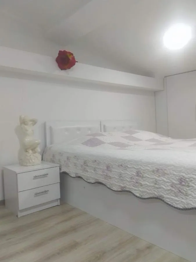 4 Chocolate Apartments In Old ティビリシ グルジア